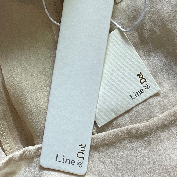 LINE & DOT Sheer Ivory NWT Tunic TOP Medium - Picture 9 of 12